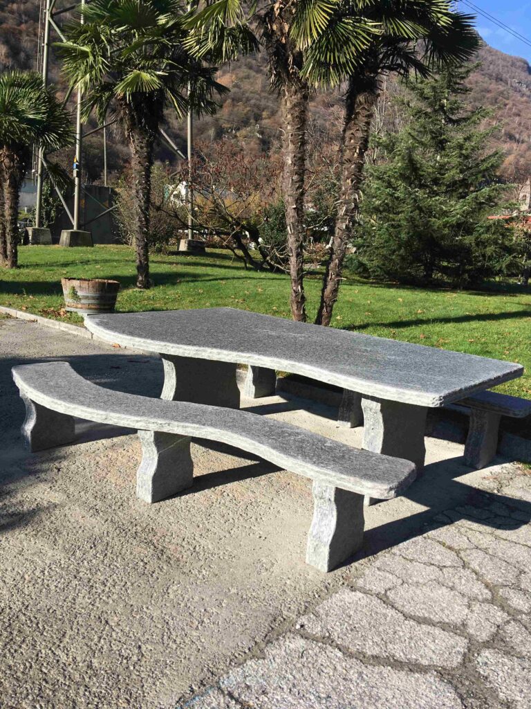 Granittisch Birme für den Garten